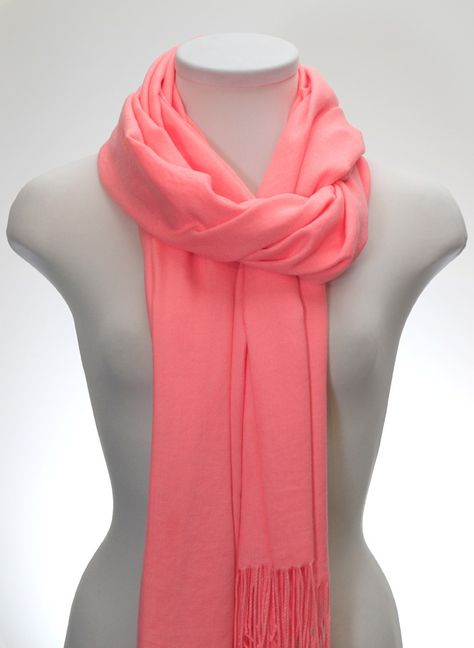 Coral Pink Scarf Rosa Coral, Cashmere Pashmina, Pink Scarf, Scarf Fashion, Pink Scarves, Kandy, Pashmina Shawl, Coral Color, Coral Pink