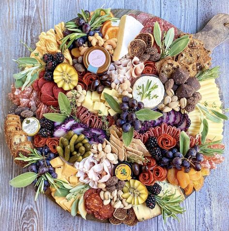 Fall Charcuterie Board, Fall Charcuterie, Brunch Bar, Incense Burning, Charcuterie Plate, Grazing Board, Party Food Buffet, Charcuterie Inspiration, Charcuterie Platter