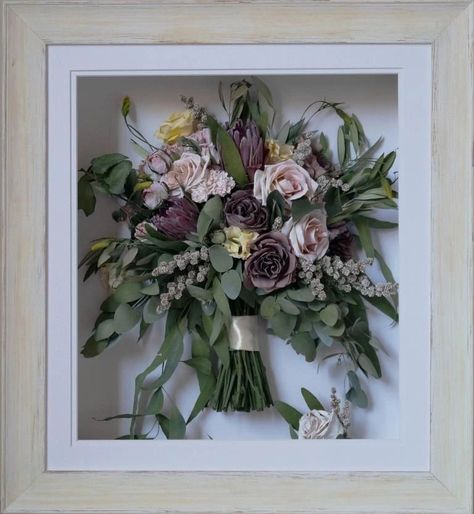 Flowers Forever Floral Shadow Box Ideas, Dried Flower Shadow Box Ideas, Shadow Box Flowers, Bouquet Shadow Box, Preserved Bouquet, Dried Flowers Crafts, Framed Flowers, Wedding Shadow Box, Dried Roses