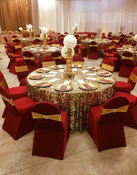 Red Quince Theme, Red And Gold Quince, Red Quinceanera Ideas, Quinceanera Red, Quinceanera Theme, Quince Decor, Red Gold Wedding, Sweet 15 Party Ideas, Quince Themes