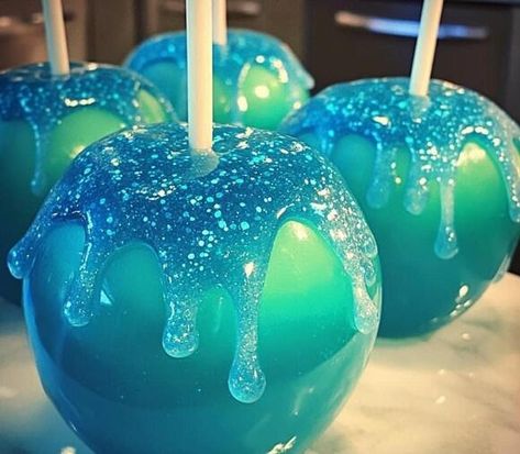 Sweet Ocean Candy Apples, Candy Fruits, Candy Apple Recipe, Ocean Stuff, Candy Fruit, Apple Recipe, Caramel Desserts, Pinwheel Recipes, Games Ideas