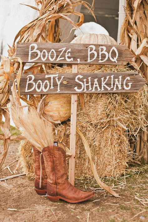 24 Fall Wedding Ideas That Celebrate The Very Best Of The Season How To Dress For A Wedding, Country Party, Wedding Signs Diy, Cowboy Wedding, Camo Wedding, Rustic Wedding Signs, Country Theme, Rustic Fall Wedding, Wedding Cake Rustic