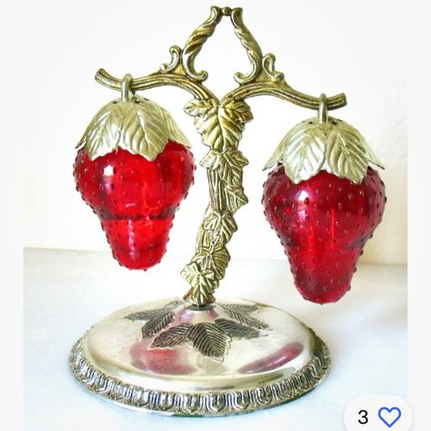 🍓OMG these are soo cute! Check out these sweet little vintage celluloid hanging salt & pepper shakers. Listed on eBay… starting bid just $49.98 . . . #vintage #strawberry #shabbychic #saltandpepper #kitchen #dining #saltandpeppershakers #ebay #heirloom2009 Japan Strawberry, Shabby Chic Picture Frames, Fruits Decoration, Art Easel, Jelly Jars, Metal Tree, Plate Stands, Wooden Art, Spice Rack