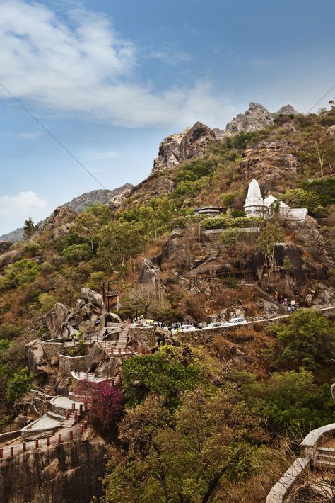 Mount Abu Rajasthan, Rajasthan Travel, Mount Abu, India Travel Places, Vision 2024, Warrior King, Cool Science Facts, Travel India, Hill Station