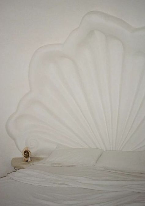 Clamshell Headboard, Seashell Headboard, Shell Headboard, Egirl Room, Shell Bed, Curtain Designs For Bedroom, Dream Furniture, Interiors Dream, Earthship