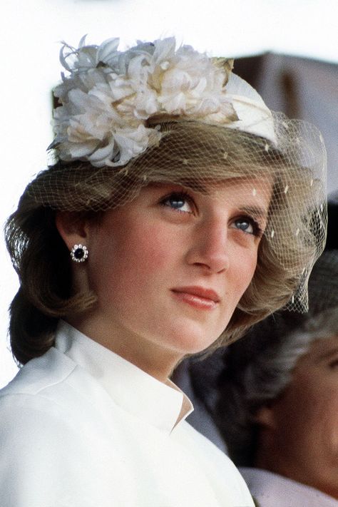 1983- HarpersBAZAAR.com Princess Diana Fashion, Princess Diana Family, Princess Diana Photos, Princes Diana, Diana Fashion, Lady Diana Spencer, Gala Dinner, Vogue Uk, Royal Princess