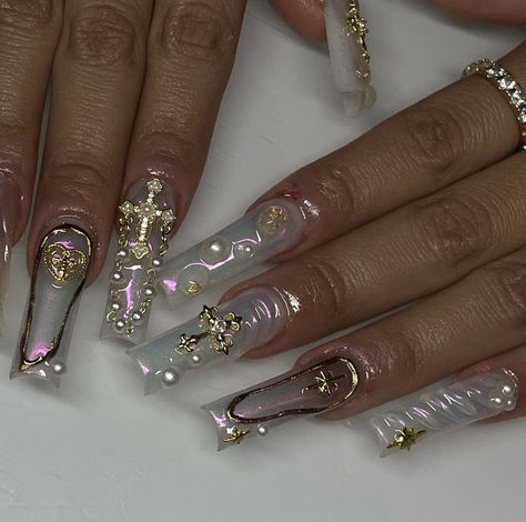 Rolling Loud Nail Ideas, Catholic Nails Acrylic, Nails 90s Aesthetic, Royal Nails Aesthetic, Ethereal Nails Aesthetic, Pink Gold Nails Design, Opiumcore Nails, Extreme Nails Designs, Elegant Long Nails