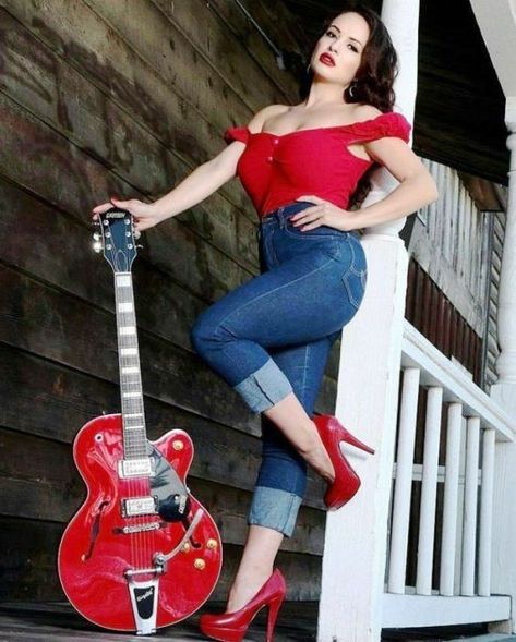 Stile Pin Up, Rockabilly Girls, Mode Rockabilly, Rockabilly Mode, Pinup Photoshoot, Rockabilly Looks, Pin Up Looks, Pin Up Poses, Outfit Essentials