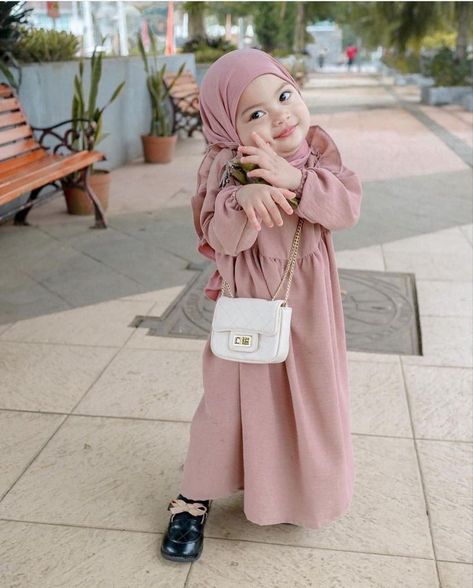 Baby Shireen, Muslim Kids Fashion, Boys Dressy Outfits, Baby Hijab, Cute Babies Photography, Kids Fashion Clothes