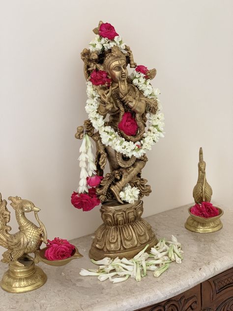 Krishna Idols At Home, Indian Apartment Decor, Hindu Iconography, Bike Names, Krishna Jayanthi, Lakshmi Pooja, Pooja Decor, Brass Idols, Home Flower Decor