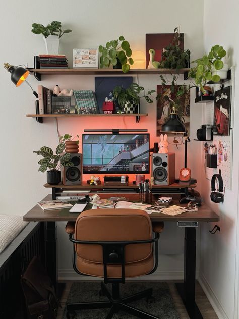 Pc Setup Aesthetic, Stylish Shelves, Gaming Pc Setup, Organized Workspace, Gaming Aesthetic, Gaming Desk Setup, Cozy Desk, Home Studio Setup, Pc Setups