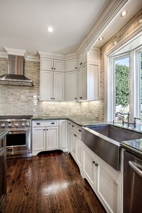 stainless apron front farmhouse sink Bath Tile, Classic White Kitchen, Kabinet Dapur, Herringbone Backsplash, Kitchen Time, Backsplash Designs, Classic Kitchen, Wooden Floors, Kitchen Farmhouse