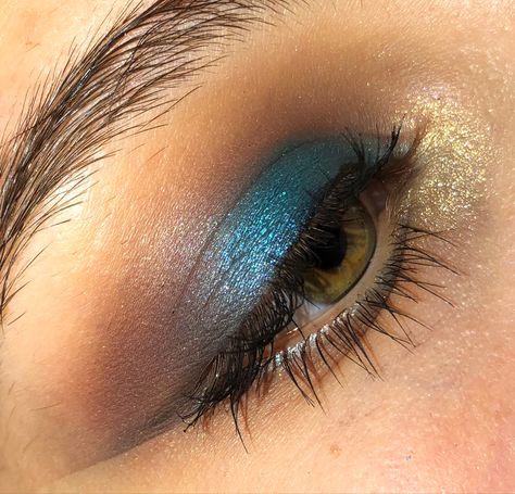 Navy Blue And Gold Eyeshadow Looks, Navy And Gold Eyeshadow, Dusty Blue Eye Makeup, Blue And Gold Eye Makeup, Indian Eye Makeup, Gold Eyeshadow Looks, Warm Eyeshadow, Blue Eyeshadow Looks, Blue Smokey Eye