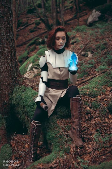 Female Obi Wan Kenobi, Clone Wars Cosplay, Jedi Cosplay, Jedi Costume, Pokemon Backgrounds, Star Wars Costumes, Obi Wan Kenobi, Star Wars Characters, Obi Wan