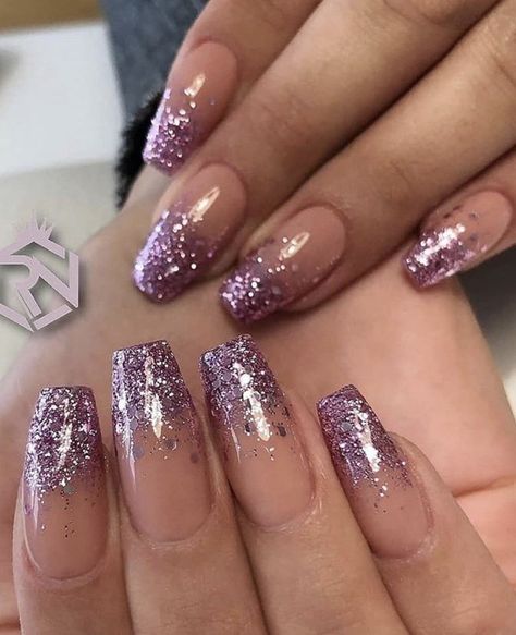 Pink Glitter Ombre Nails, Pink Ombre Nails Glitter, Glitter Ombre Nails, Pink Glitter Ombre, Glitter Gradient Nails, Glitter Tip Nails, Nagellack Trends, Pink Ombre Nails, Ombre Nails Glitter