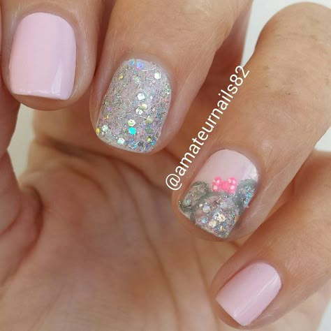 minnie mouse nails! | would be super cute to wear if I was going to Disney land! | Meme Disney, Disneyland Nails, Mouse Nails, Disney Nail Designs, Minnie Mouse Nails, Nail Art Disney, Nails For Kids, Disney Nails, Simple Nail Designs