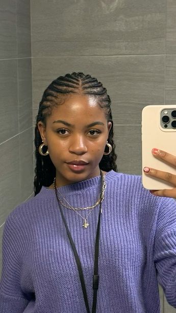 #blackgirl #blackgirlshairstyles #fulanibraids #braidedhairstylesforblackwomen #braids Simple Box Braids, Braids For Natural Hair, Short Box Braids Hairstyles, Short Box Braids, Bun Styles, Fulani Braids, Low Bun, Braided Hairstyles For Black Women, Box Braids Hairstyles