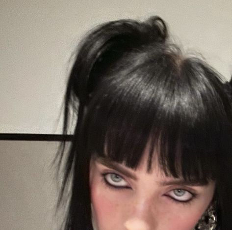 Billie Widgets, Billie Core, Instagram Call, Working Late, Green Hair, American Singers, Billie Eilish, Economics, Blue Eyes