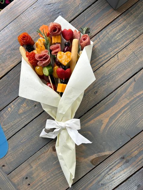 Charcuterie Bouquet, Individual Appetizers, Charcuterie Party, Charcuterie Gifts, Charcuterie Inspiration, Charcuterie Cheese, Charcuterie And Cheese Board, Party Platters, Fruit Platter