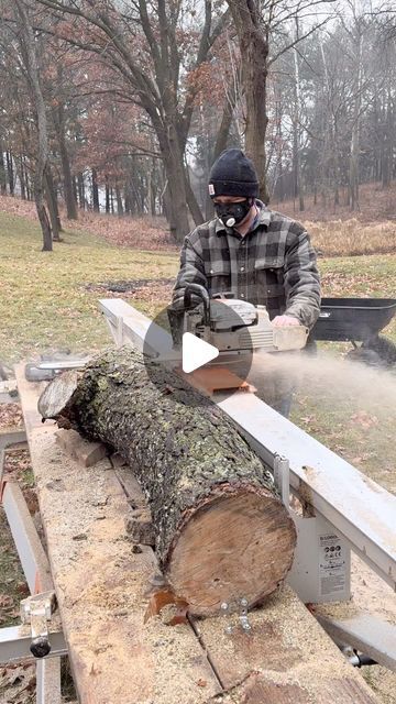 Willow Wood Projects, 4x6 Wood Projects, Home Made Sawmill, Log Design Ideas Woods, Wooden Log Ideas, Log Crafts Diy, Homemade Sawmill, Log Furniture Diy, Burning Wood With Electricity