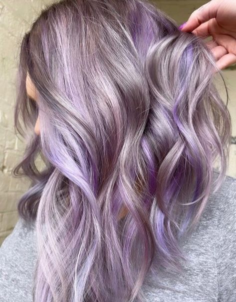 Purple Silver Highlights, Fun Grey Hair Color Ideas, Silver Lavender Hair Balayage, Blonde And Lavender Hair, Silvery Purple Hair, Coloured Balayage, Grey Hair With Purple Highlights, Lavender And Blonde Hair, Silver Lavender Hair