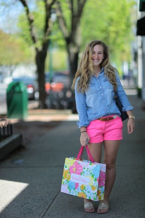 Chino Shorts Outfit Women, Hot Pink Shorts Outfits, Chino Shorts Outfit, Neon Hitch, Pink Shorts Outfits, Neon Pink Shorts, Bright Shorts, Neon Shorts, Pink Chinos