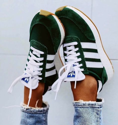 Pastels Palette, Adidas Iniki, Look Boho Chic, Tennis Shoes Outfit, Earthy Green, Streetwear Shoes, Clothing Staples, Green Sneakers, Sneakers Adidas