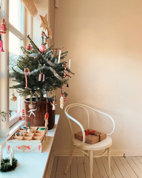 my scandinavian home: A Colourful, Vintage Inspired Danish Home At Christmas Danish Home, Small Christmas Tree, Small Christmas Trees, Christmas Inspo, Black Christmas, Noel Christmas, Christmas Minis, Merry Little Christmas, Vintage Christmas Ornaments