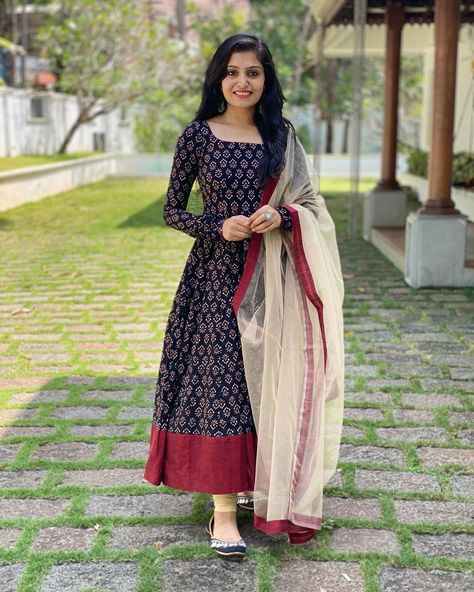 8,365 Likes, 55 Comments - Anoosha George Sunoj🌀 (@anooshageorgesunoj) on Instagram: “Cotton Anarkali’s from @styledivalabel forever my favourite 😍” Cotton Anarkali Dress, Cotton Dress Pattern, Simple Frock Design, Stylish Kurtis Design, Anarkali Dresses, New Kurti Designs, Long Gown Design, Cotton Anarkali, Simple Frocks