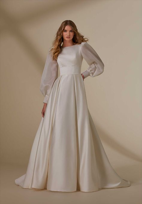 Bishop Sleeve Wedding Dress, Islamic Wedding Dress, Wedding Dress Fantasy, Night Gown Dress, Chic Brides, Dress Gallery, Dress With Sleeves, Boho Chic Wedding, Mori Lee