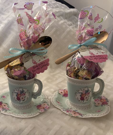 High Tea Gift Ideas, Teacup Party Favors, Tea Cup Gift Ideas Filled, Tea Party Table Setup, Tea Party Goodie Bags, Tea Party Favors Kids, Tea Party Gift Ideas, Tea Party Favours, Tea Party Gift Bags