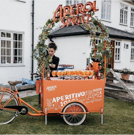 Wedding Aperol Spritz Bar, Aperol Spritz Station Wedding, Italian Aesthetic Wedding, Aperol Wedding, Aperol Spritz Bar, Beach Carnival, Spritz Party, Spritz Bar, Hens Party Themes