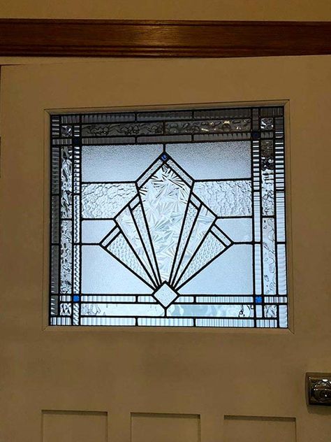 Lead Light, Leadlight Windows, Art Deco Stained Glass, Windows Ideas, Diy Stained Glass Window, Motif Art Deco, Stained Glass Light, Art Deco Bathroom, Leaded Glass Windows