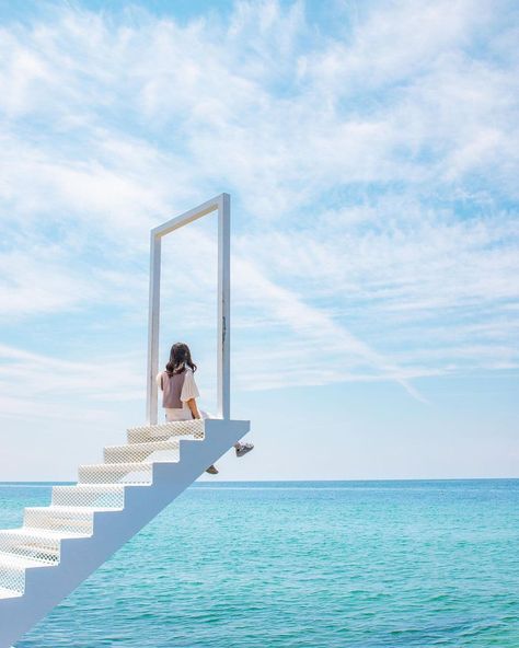 A real-life stairway to heaven! This beautiful view can be found at a pancake cafe, of all places – @ahappypancake sells those wonderfully fluffy, soufflé style ones! 🥞 📷: @takaki_ok —- 📍A Happy Pancake, Awaji Island, #Hyogo .⁣⠀ .⁣⠀ .⁣⠀ .⁣ #JapanTravel #MyJapan #japangram #japanfan #ilovejapan #visitjapan #wanderlust #traveler #travelgoals #missingtravel #dreamingoftravel #nihon #giappone #japon [...] The post Japan Travel: A real-life stairway to heaven! This beautiful view can be foun Awaji Island, Pancake Cafe, Hyogo, Visit Japan, Stairway To Heaven, Beautiful View, To Heaven, Travel Goals, Golden Gate Bridge