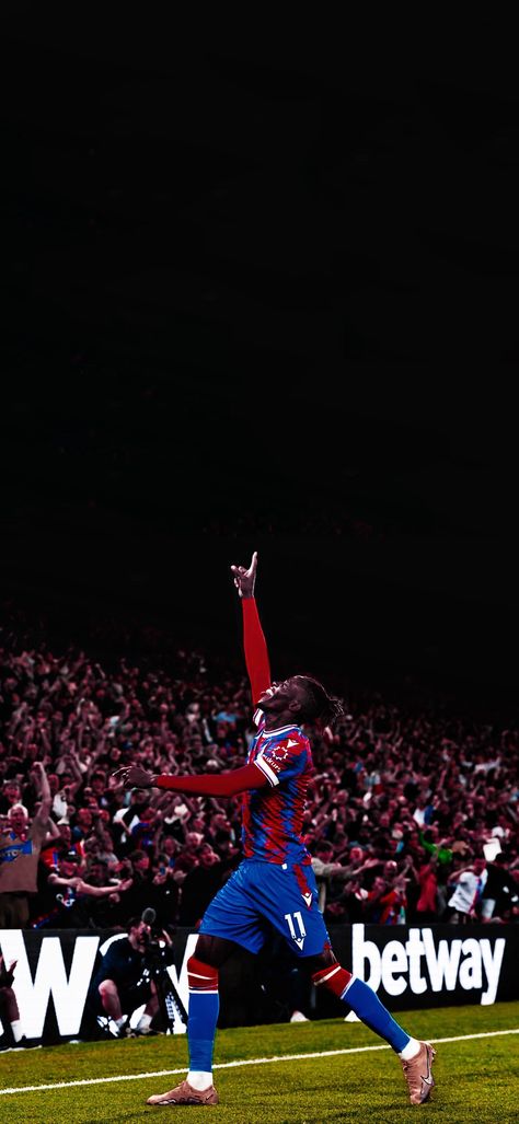 Olisewallpaper Crystal Palace, Cold Football Pics, Cold Wallpaper Aesthetic, Zaha Wallpaper, Football Iphone Wallpaper, Crystal Palace Wallpaper, Football Vibe, Palace Wallpaper, Grassroots Football