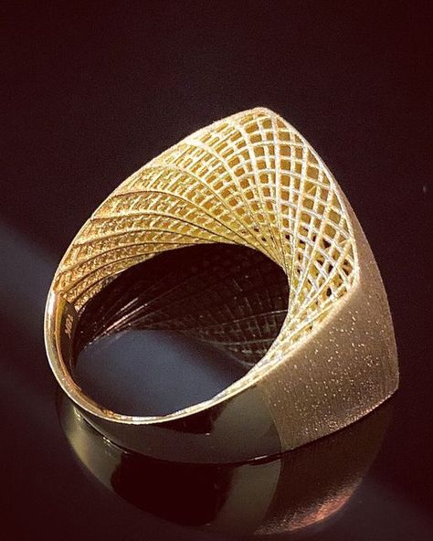 18k gold ring Parametric Jewelry, 3d Printed Ring, Gold Jewellery India, 3d Ring, Hand Jewelry Rings, Unique Gold Rings, Wood Jewelery, Jewelry Rendering, 3d Printed Jewelry