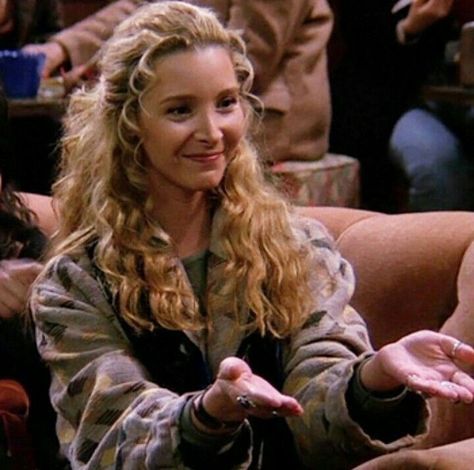 Phoebe Buffay Outfits, 1990 Style, Friends Phoebe, Matt Leblanc, Ross Geller, Friends Cast, Monica Geller, Friends Moments, Phoebe Buffay