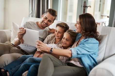 Family Bonding Aesthetic, Happy Family Pictures, Generac Generator, Family Motivation, Presentation Pictures, Business Ads, Family Conversation, Family Communication, Loving Parents