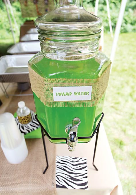 safari swamp water party drinks Safari Backyard Party, Safari Drink Station, Swamp Water Punch For Kids, Safari Punch, Green Jungle Juice, Swamp Juice, Festa Safari Baby, Green Punch, Swamp Water