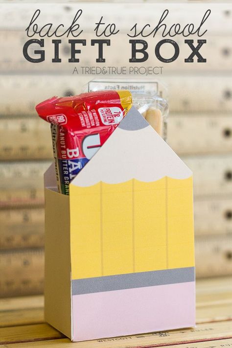 First School Day Gift, Back To School Paper Crafts, School Box Ideas, Back To School Diy Crafts, Back To School Cricut Ideas, Diy Back To School Crafts, School Craft Ideas, Gift Box Template Free, Back To School Party Ideas