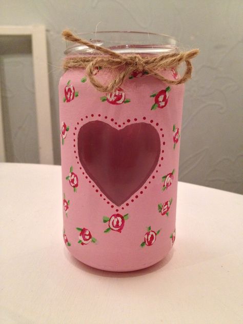 Hand painted flowers recycled jam jar pink Jam Jar Crafts Diy Projects, Jar Decorating Ideas Aesthetic, Mason Jar Designs Painted, Painted Mason Jars Aesthetic, Jam Jar Painting, Jam Bottle Painting, Botes Aesthetic, Candle Jar Painting, Jar Painting Aesthetic