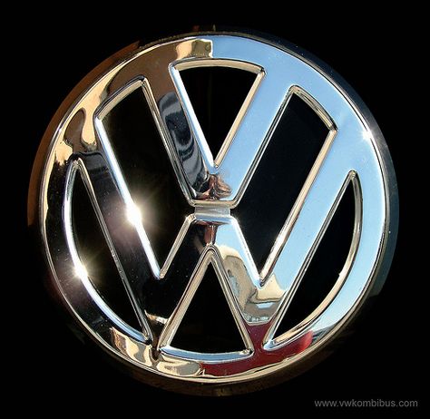 VW Vw Logo Art, Vw Symbol, Vw Kombi Bus, Vw T3 Syncro, Vw Logo, Vintage Bus, Vw Golf Mk4, Vw Art, Vintage Vw Bus