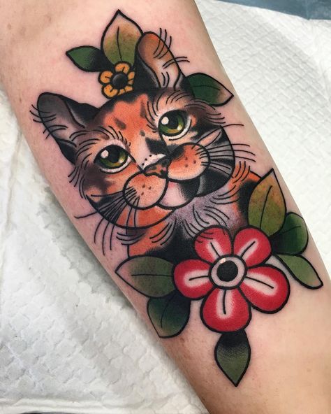 Avalon Todaro🐓 on Instagram: “One from last week for Sabrina. Thank you so much 💖🐱 @thegrandillusiontattoo #catattoo #ladytattooer #vegantattoo” Cat Portrait Tattoos, Traditional Tattoo Old School, Black Cat Tattoos, Vegan Tattoo, Cat Tattoo Designs, Traditional Ink, Memorial Tattoo, American Traditional Tattoo, Cat Portraits