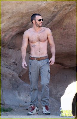 The Chris Evans Blog: Chris Evans shoots for Details Magazine Chris Evans Shirtless Muscle, Chris Evans Tattoos, Chris Evans Girlfriend, Chris Evans Smile, Chris Evans Shirtless, Vasquez Rocks, Modular Backpack, Chris Evans Funny, Details Magazine