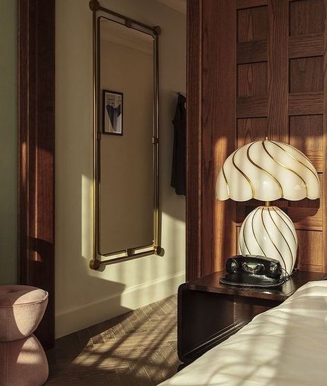 𝐄𝐆 𝐒𝐭𝐮𝐝𝐢𝐨 on Instagram: “Good night🤎 The Hoxton Hotel Rome • • • • #interiordesign #interior #worldofinteriors #design #designer #archdigest #architecture…” Hoxton Hotel, Hotels In Rome, Hotel Hoxton, The Hoxton, Stylish Lighting, Lighting Options, Design Del Prodotto, Elegant Interiors, Interior Inspo