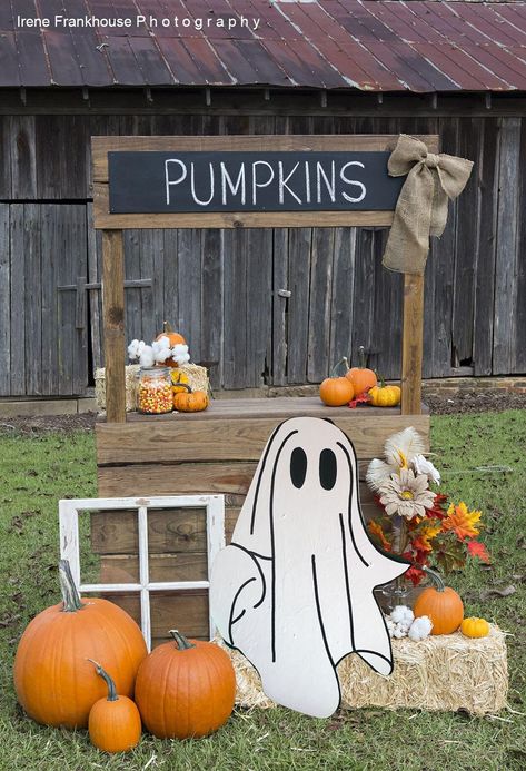 Nightmare Before Christmas Dog, Hand Painted Halloween, Halloween Yard Art, White Exterior Paint, Pumpkin Display, Halloween Gnome, Creepy Christmas, Rustic Pumpkin, Yard Decorations