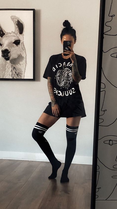 Knee High Socks With Shorts, Knew High Socks Outfit, Thigh High Socks Outfit Summer, Knee High Socks Outfit Summer, Socks Outfit Summer, High Socks Outfits Sneakers, Thigh Socks Outfit, Over Knee Socks Outfit, Knee High Socks Outfit Aesthetic