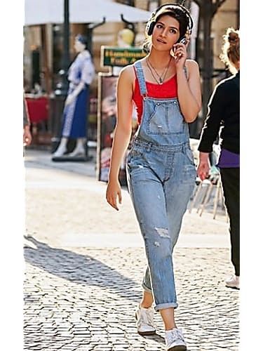 Dungree Outfit, Blue Dungarees Outfits, Denim Dungree, Dungree Styles, Denim Dungarees Outfit, Dungarees Outfit, Dungarees Outfits, Short Kurti Designs, Dungaree Outfit