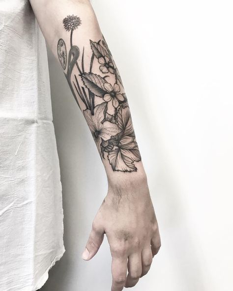 #squashblossom#chive#chiveblossom#blackberryblossom… Squash Blossom Tattoo, Related Tattoos, Blossom Tattoo, Most Beautiful Birds, Kinds Of Birds, Beautiful Bird, Squash Blossom, Hand Tattoo, Birds Tattoo