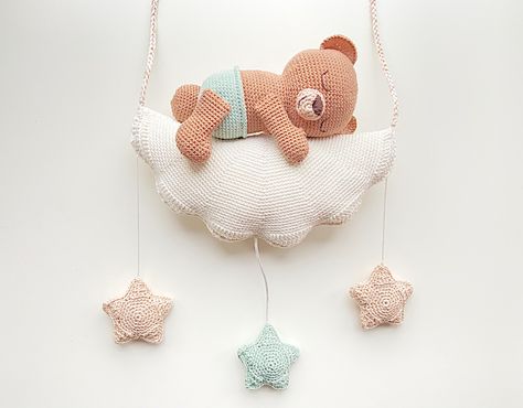 Sweet dreams little bear haakpatroon - Haakjemee Baby Haken, Bear Sleeping, Bear Crochet, Crochet Towel, Haken Baby, Crochet Flower Tutorial, Little Monkeys, Crochet Bear, Crochet Hook Sizes